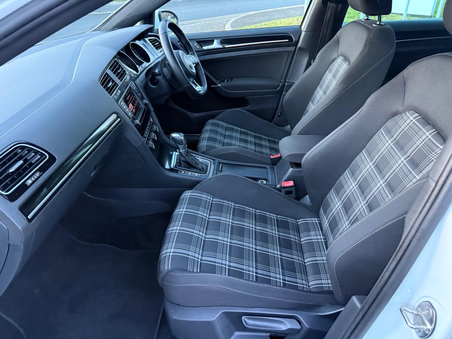 Used Volkswagen Golf 2016 for sale - 77285947: Photo 37