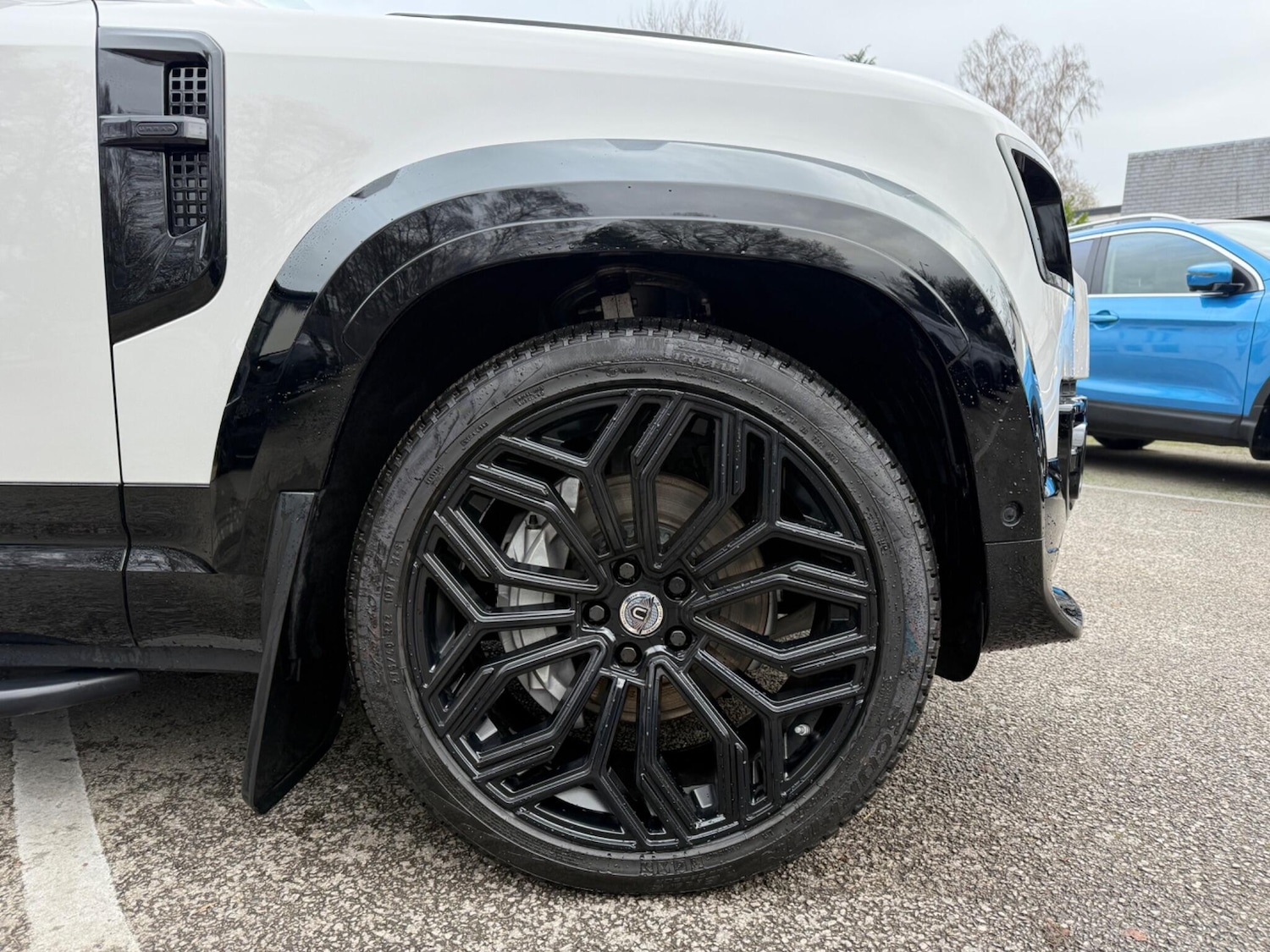 Used Land Rover Defender 2025 for sale - 77285960: Photo 2