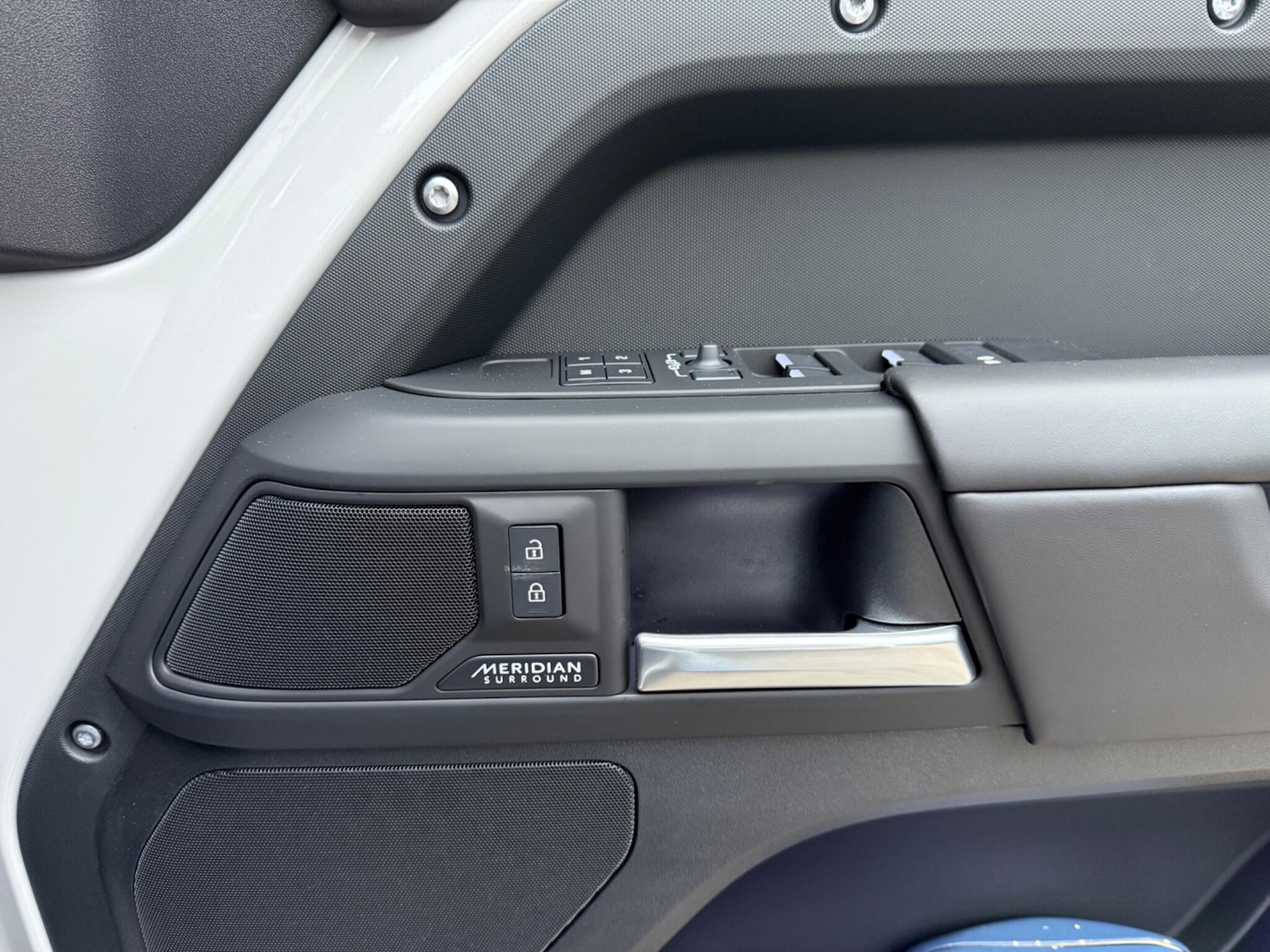 Used Land Rover Defender 2025 for sale - 77285960: Photo 32