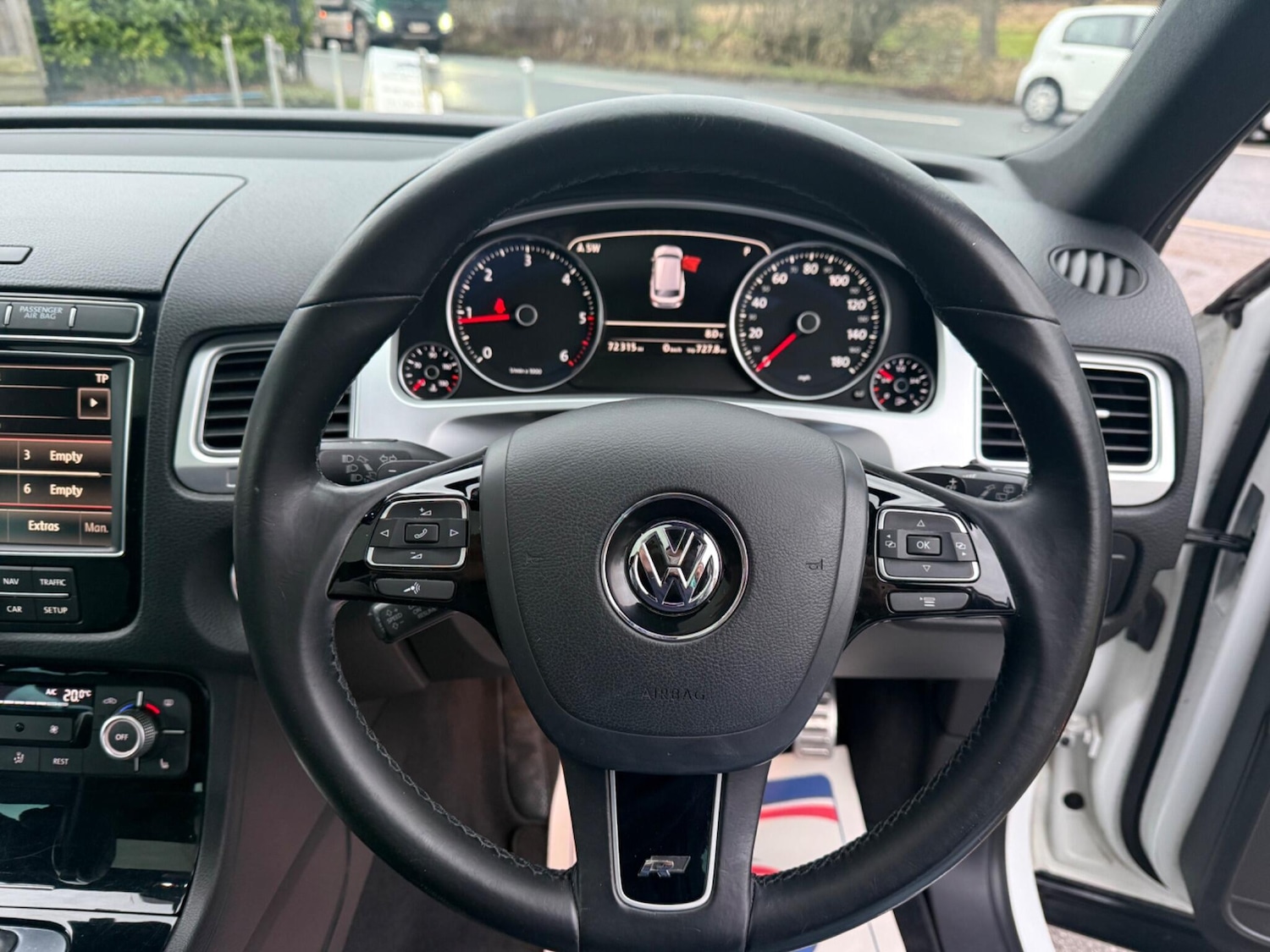 Used Volkswagen Touareg 2016 for sale - 77285949: Photo 36