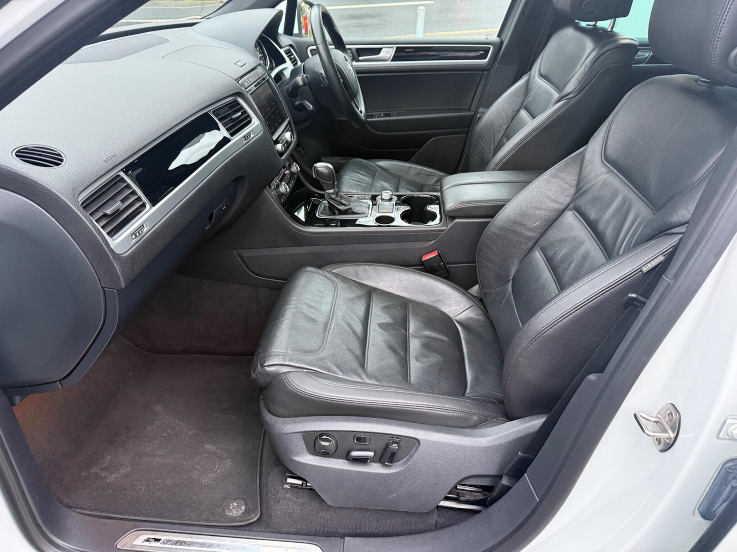 Used Volkswagen Touareg 2016 for sale - 77285949: Photo 38