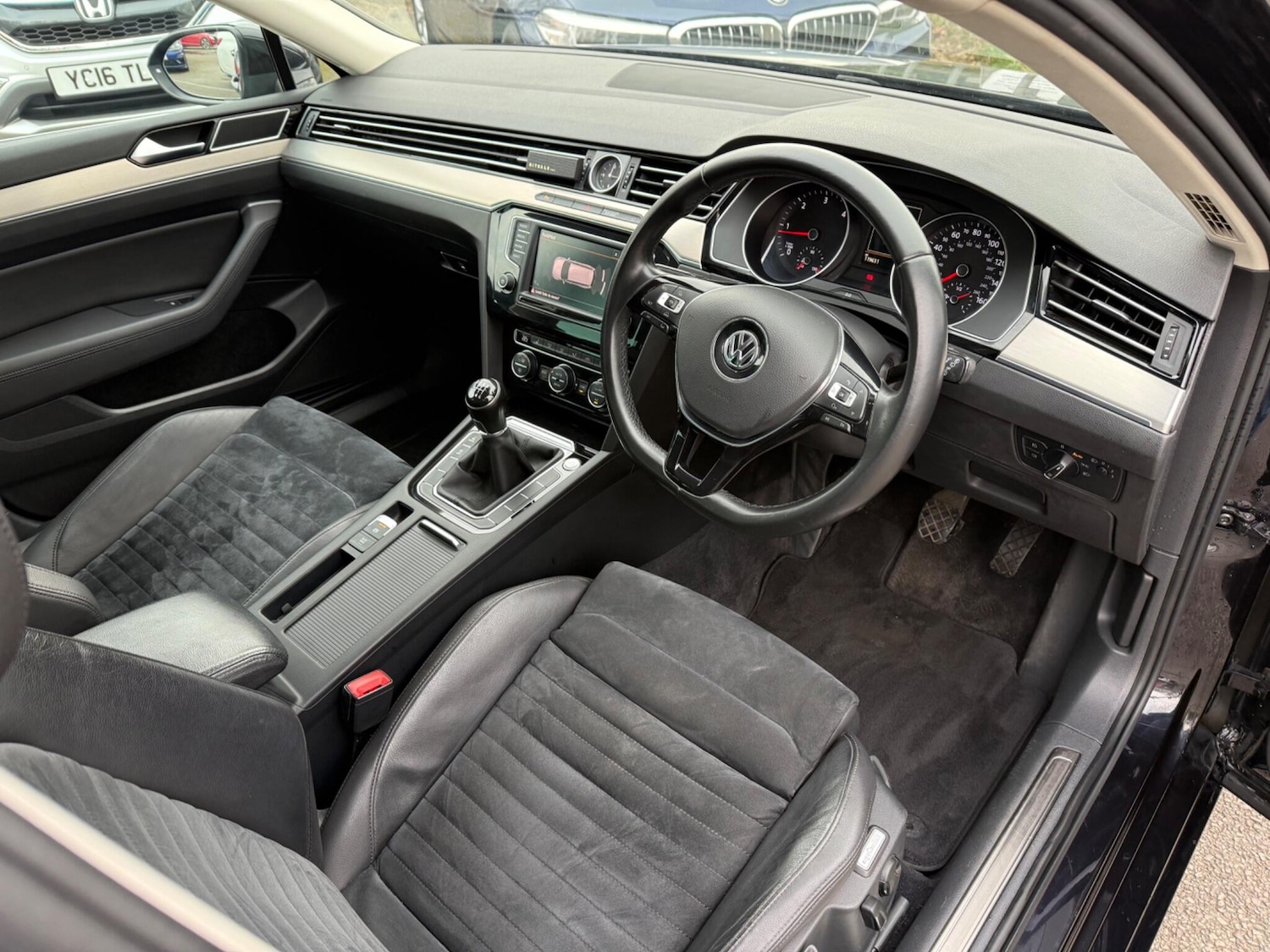 Used Volkswagen Passat 2015 for sale - 77824482: Photo 2