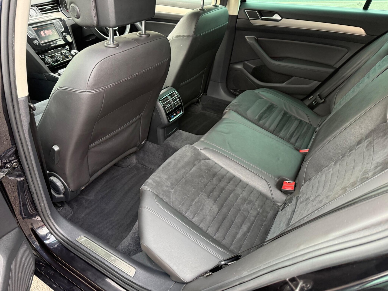 Used Volkswagen Passat 2015 for sale - 77824482: Photo 23