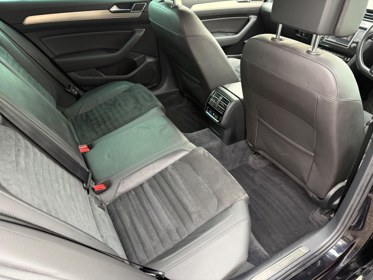 Used Volkswagen Passat 2015 for sale - 77824482: Photo 24