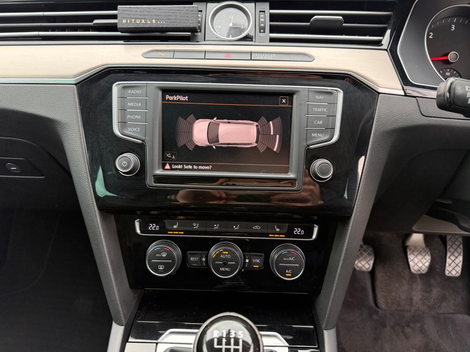 Used Volkswagen Passat 2015 for sale - 77824482: Photo 31