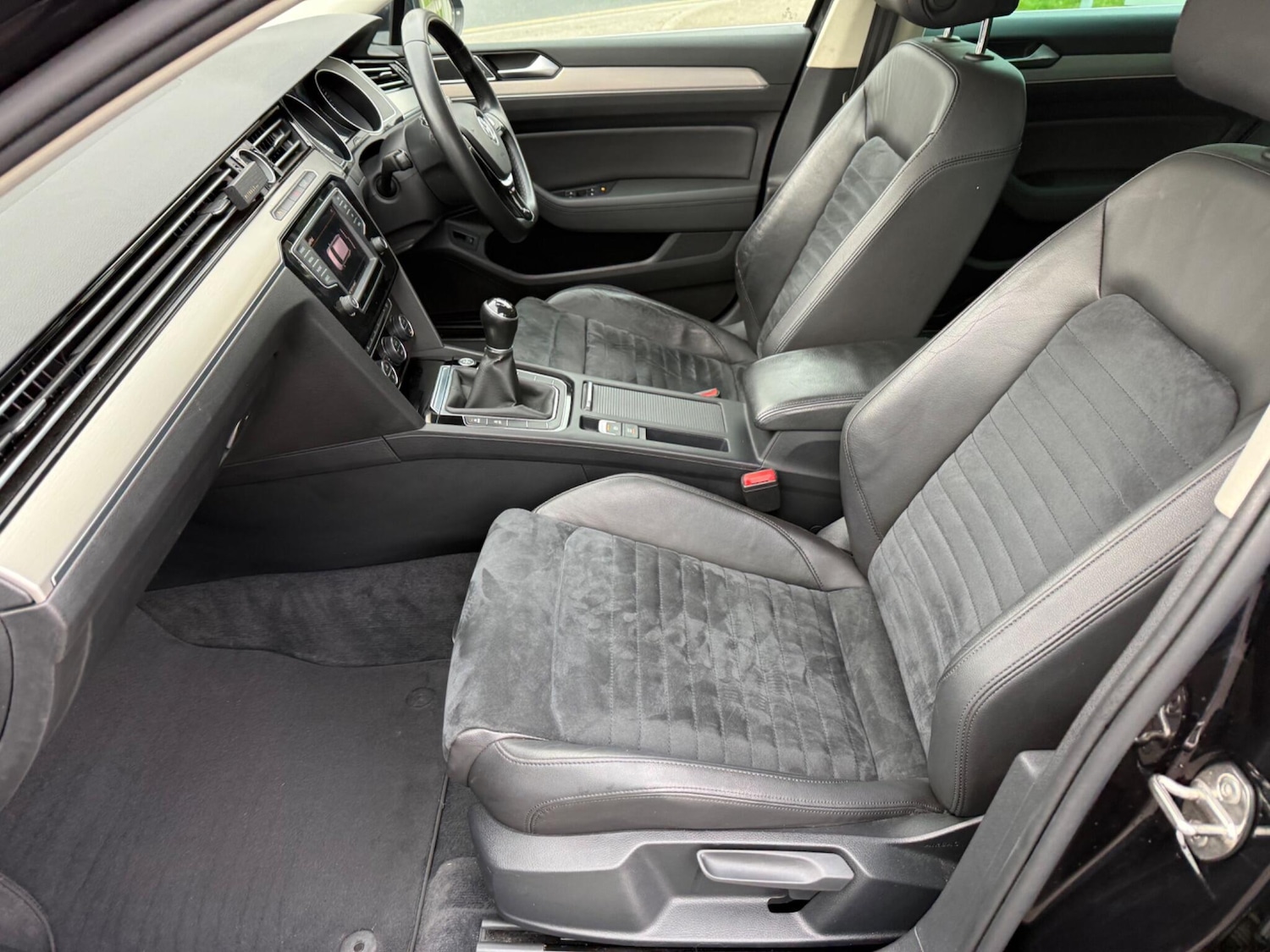 Used Volkswagen Passat 2015 for sale - 77824482: Photo 37