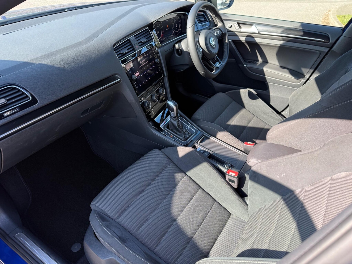 Used Volkswagen Golf 2020 for sale - 77768777: Photo 42