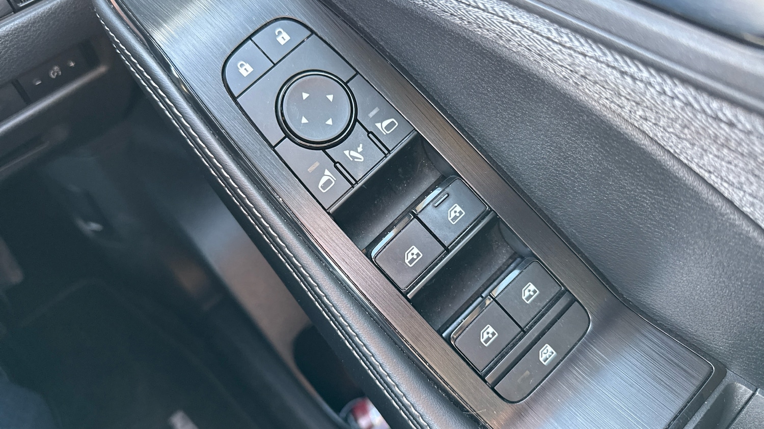 Used Nissan X-Trail 2023 for sale - 77745365: Photo 25