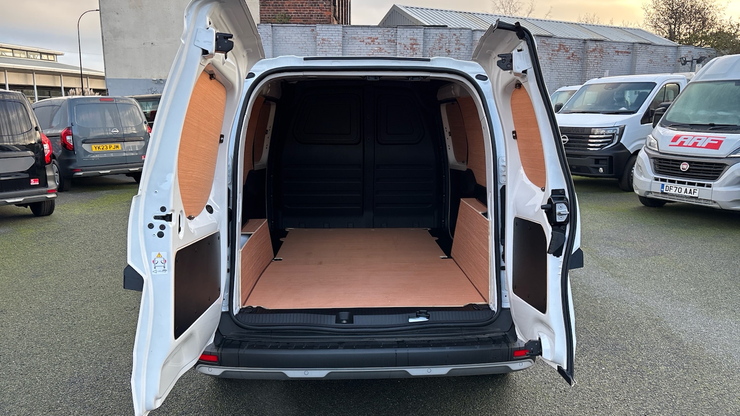 Used Nissan Other 2025 for sale - 77195638: Photo 4