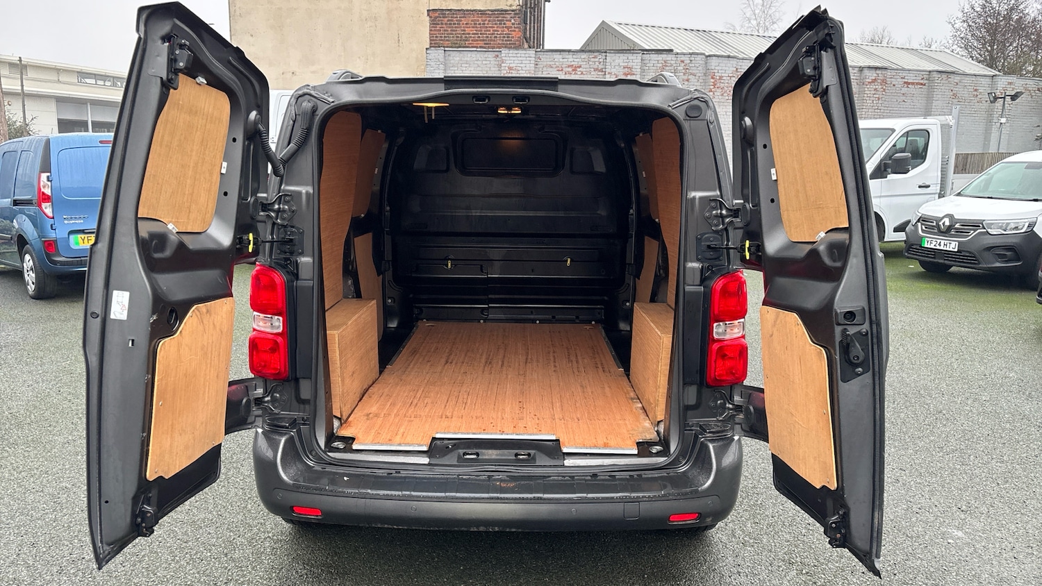 Used Vauxhall Vivaro 2021 for sale - 77541275: Photo 4