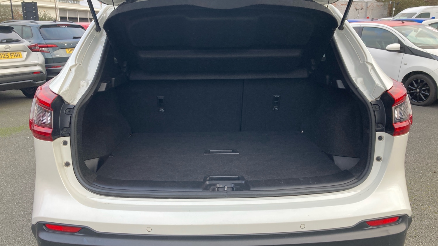 Used Nissan Qashqai 2018 for sale - 77222835: Photo 4