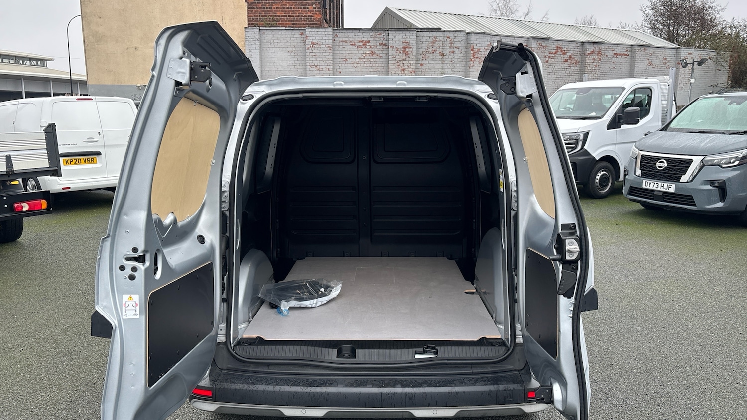 Used Renault Kangoo 2023 for sale - 77353504: Photo 4