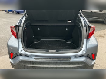 Used Toyota C-HR 2021 for sale - 76265870: Photo