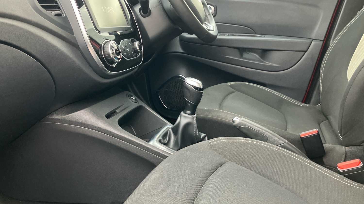 Used Renault Captur 2019 for sale - 76766817: Photo 13