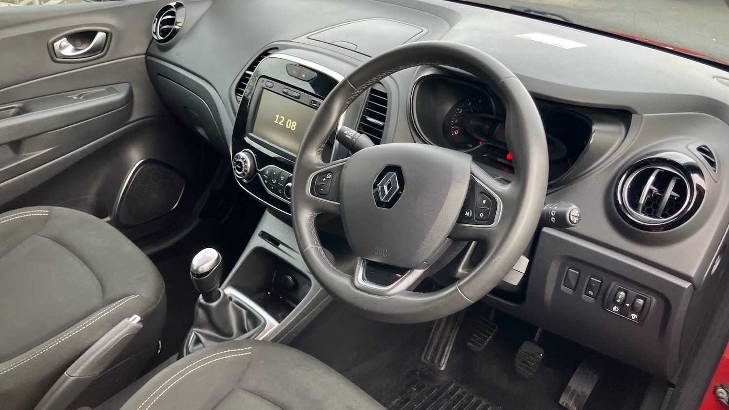 Used Renault Captur 2019 for sale - 76766817: Photo 9