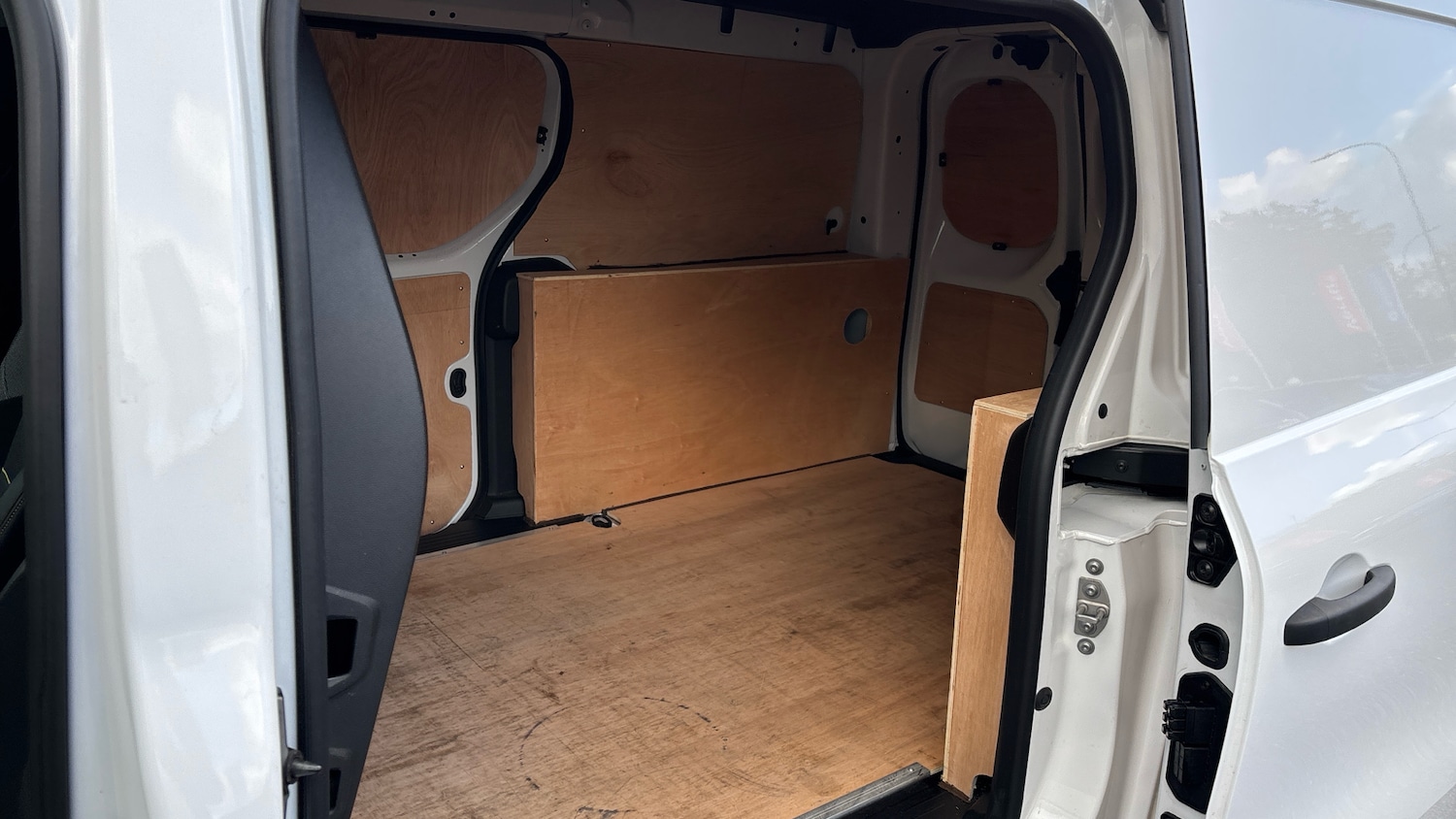 Used Renault Kangoo 2024 for sale - 76479485: Photo 16