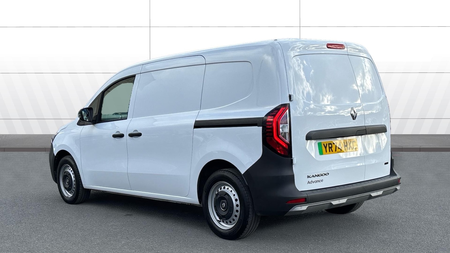 Used Renault Kangoo 2024 for sale - 76479485: Photo 2