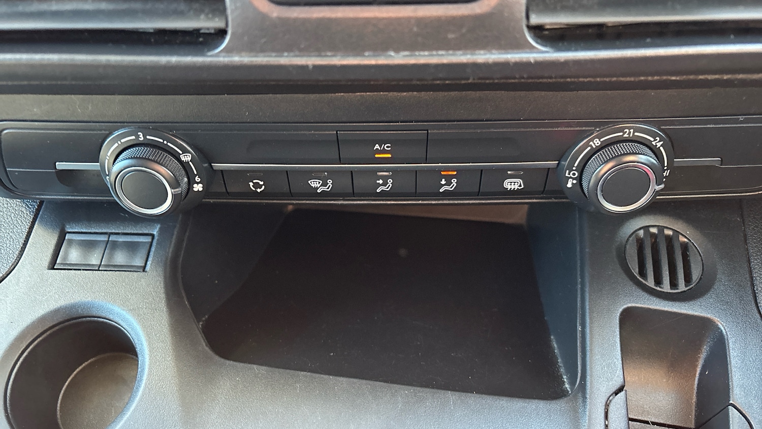 Used Peugeot Partner 2020 for sale - 78190876: Photo 24