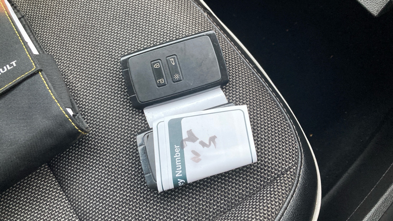 Used Renault Captur 2021 for sale - 77274779: Photo 20