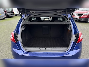 Used Peugeot 308 2017 for sale - 76979728: Photo