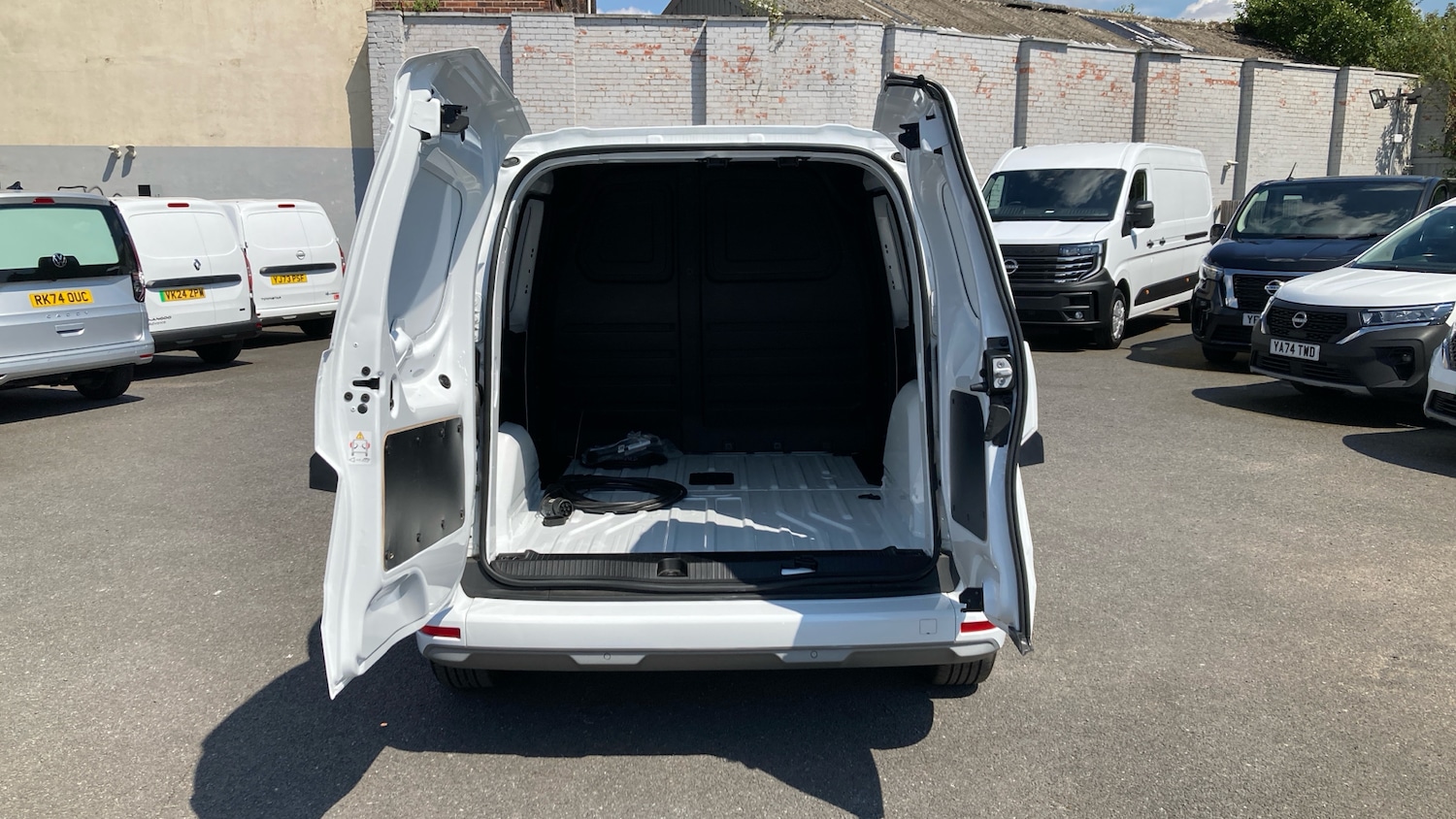 Used Nissan Other 2024 for sale - 76777215: Photo 4