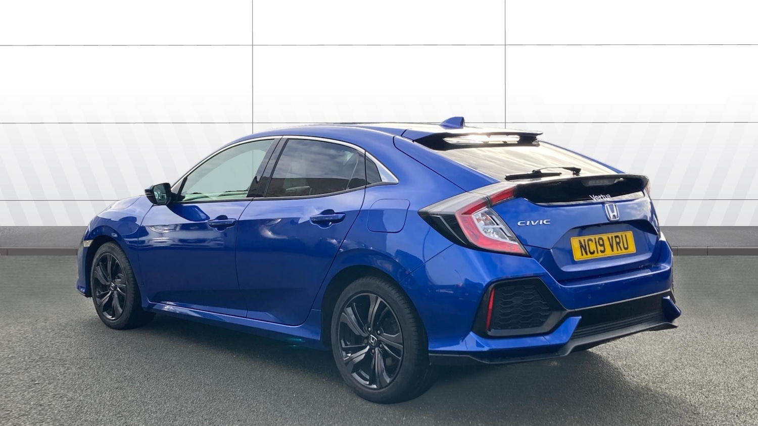 Used Honda Civic 2019 for sale - 76265925: Photo 2