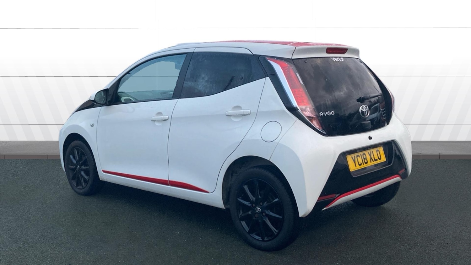 Used Toyota AYGO 2018 for sale - 76818739: Photo 2