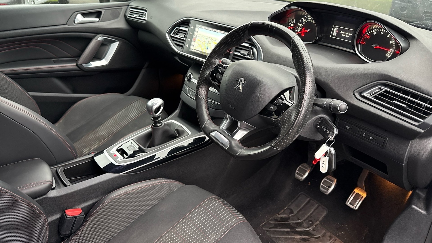 Used Peugeot 308 2017 for sale - 77127303: Photo 11