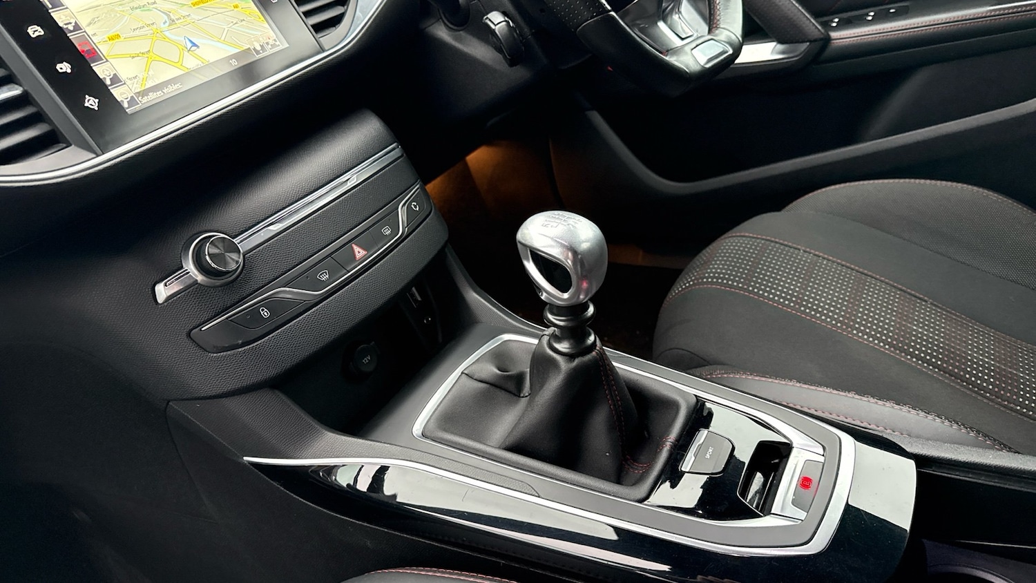 Used Peugeot 308 2017 for sale - 77127303: Photo 13