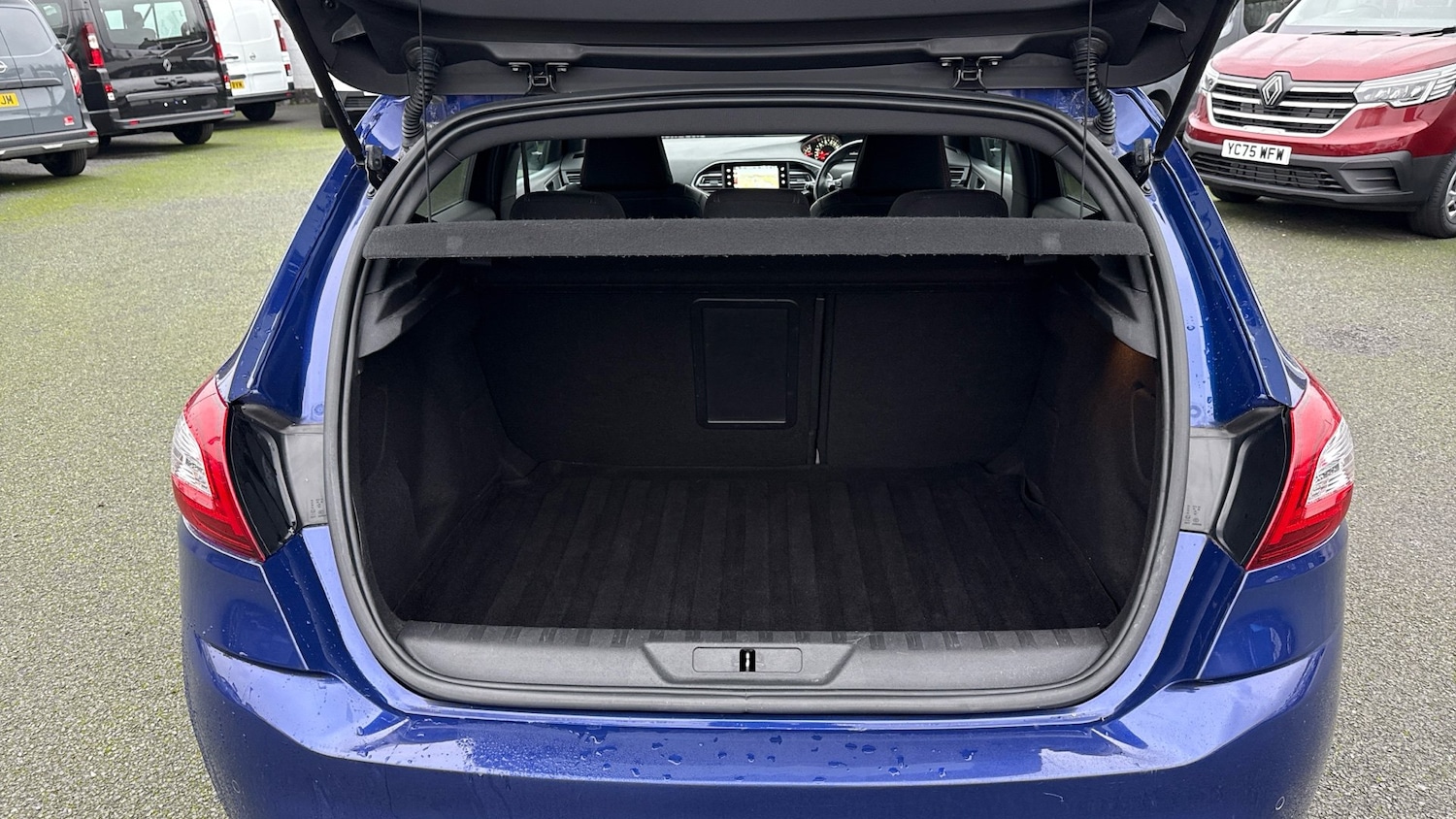 Used Peugeot 308 2017 for sale - 77127303: Photo 4