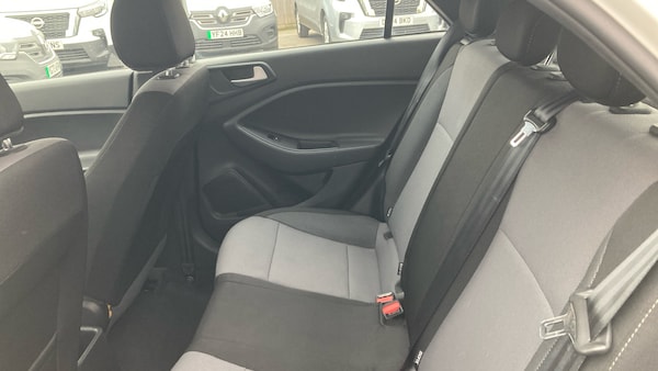 Used Hyundai i20 2017 for sale - 76290425: Photo 16