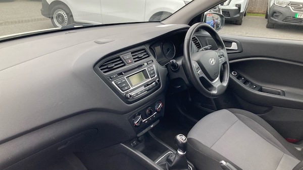 Used Hyundai i20 2017 for sale - 76290425: Photo 9