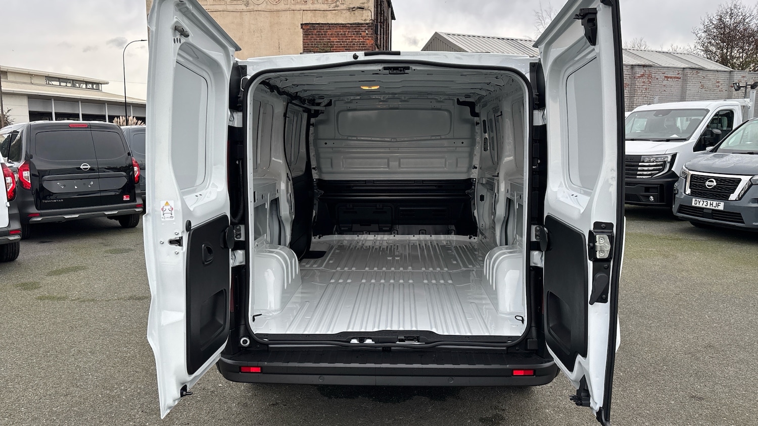 Used Nissan Primastar 2025 for sale - 77086454: Photo 4