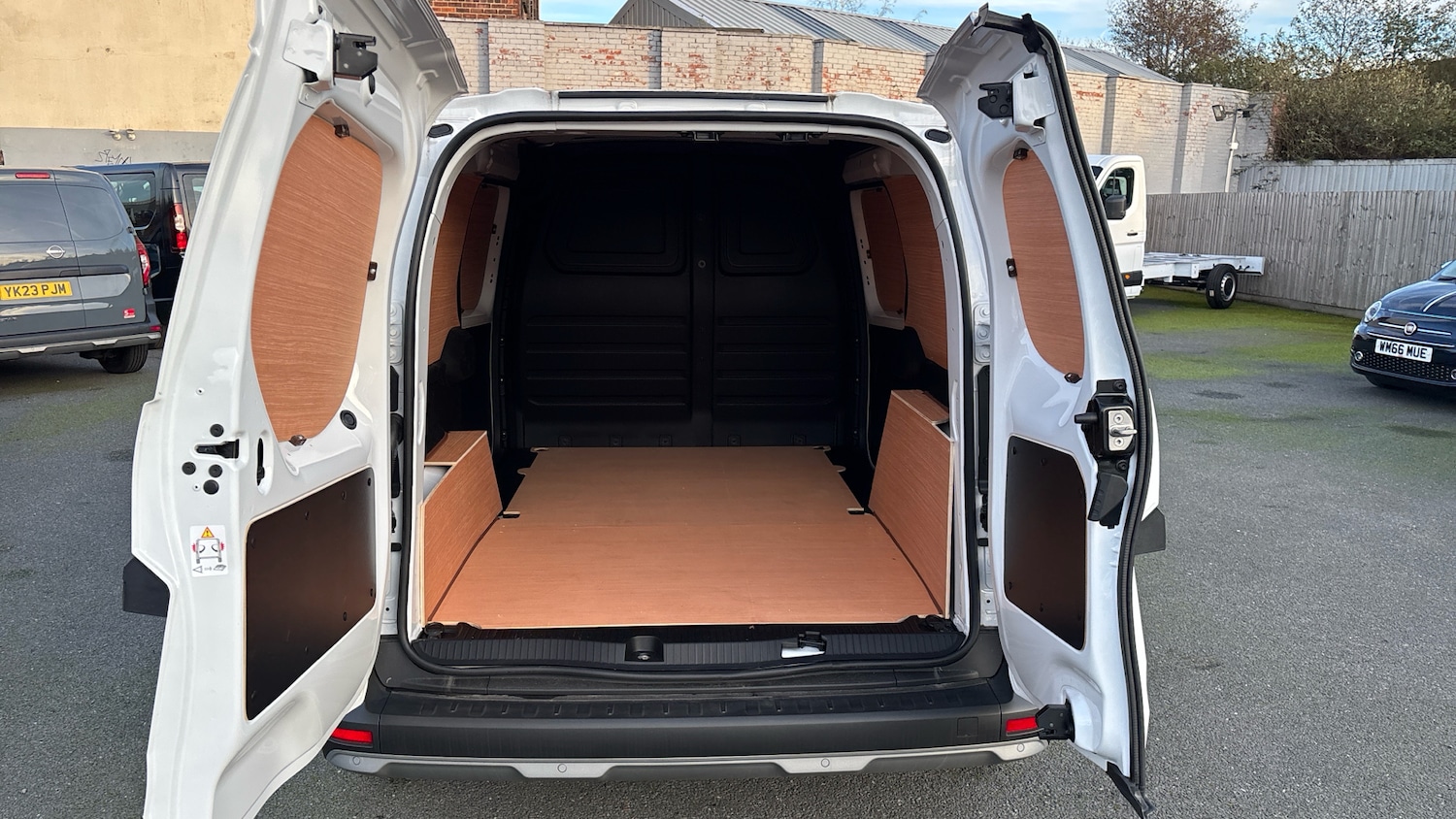 Used Nissan Other 2025 for sale - 76640789: Photo 4