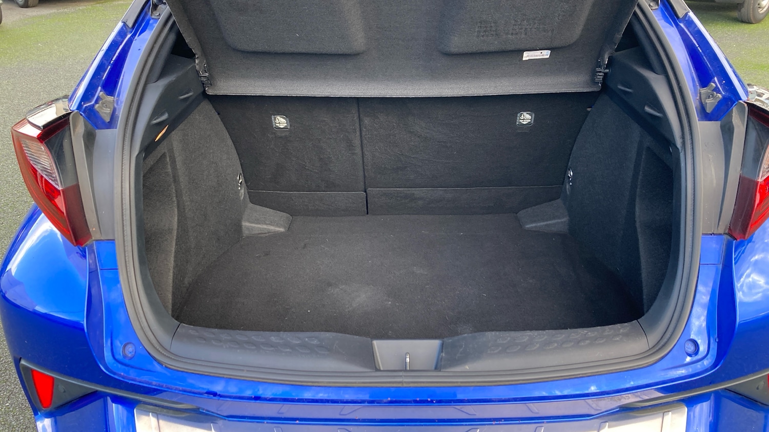 Used Toyota C-HR 2019 for sale - 76882336: Photo 4