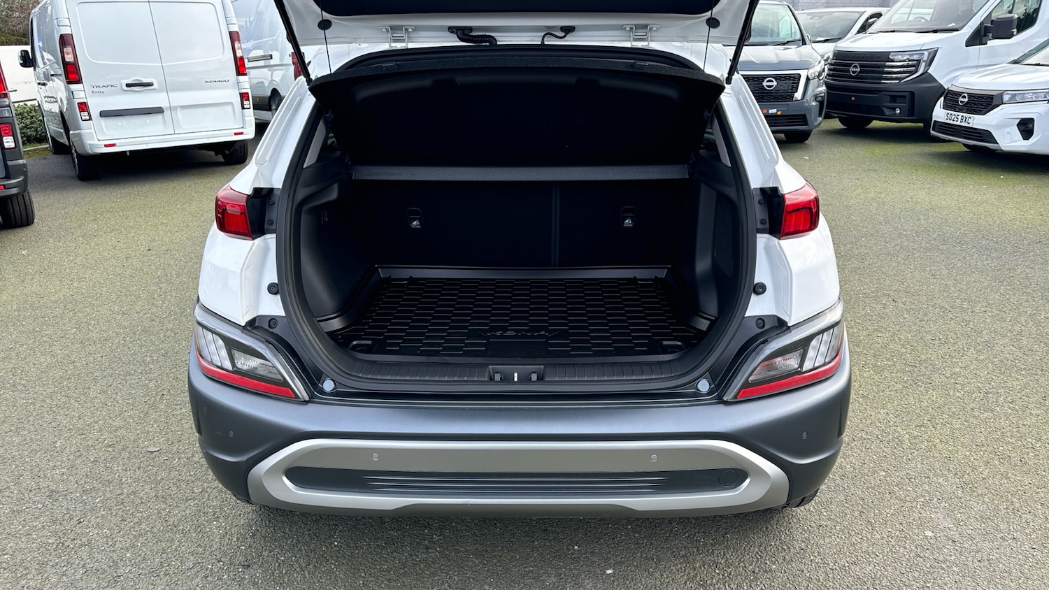 Used Hyundai KONA 2021 for sale - 77918478: Photo 4