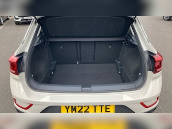 Used Volkswagen T-Roc 2022 for sale - 75712881: Photo