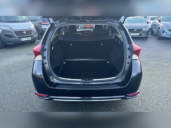 Used Toyota Auris 2018 for sale - 76807429: Photo