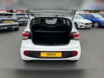 Used Hyundai i10 2019 for sale - 76183151: Photo
