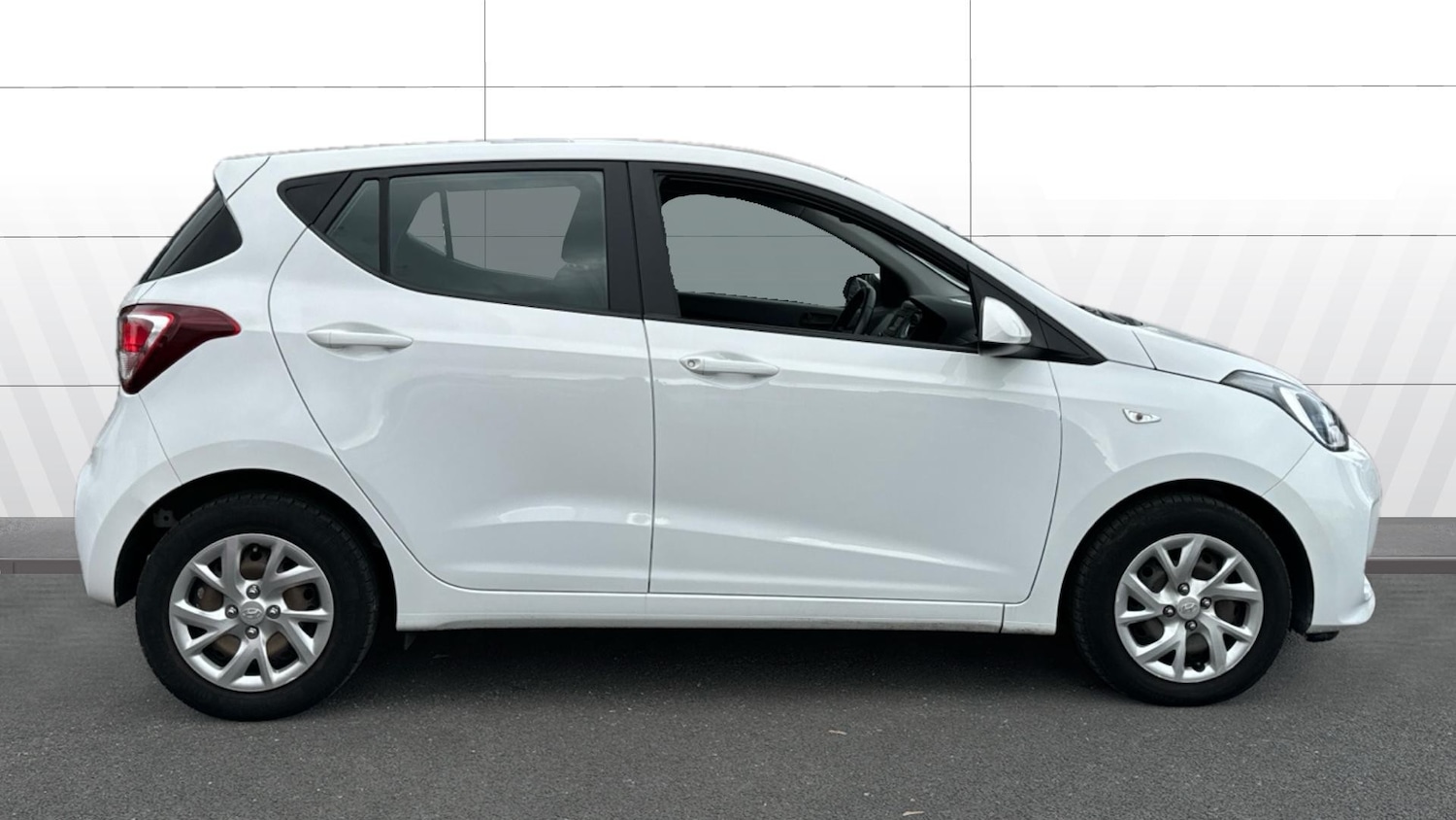 Used Hyundai i10 2019 for sale - 76183151: Photo 5