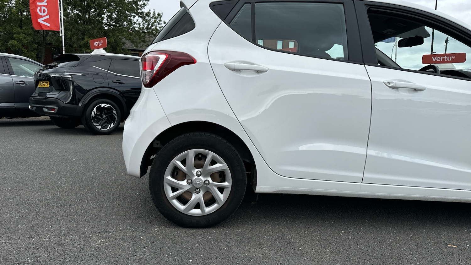 Used Hyundai i10 2019 for sale - 76183151: Photo 7