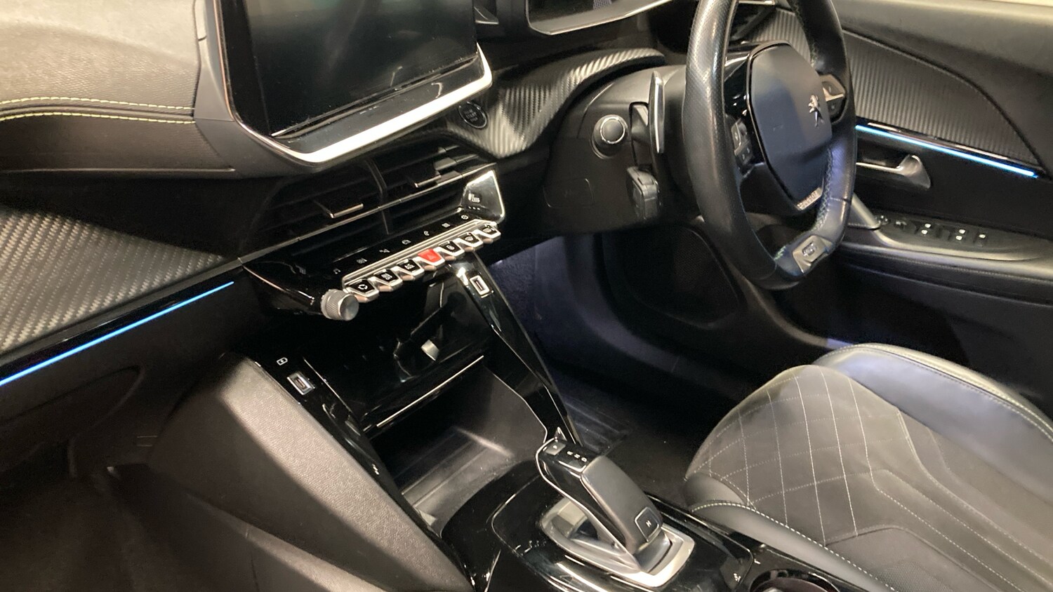 Used Peugeot 2008 2021 for sale - 77489922: Photo 13