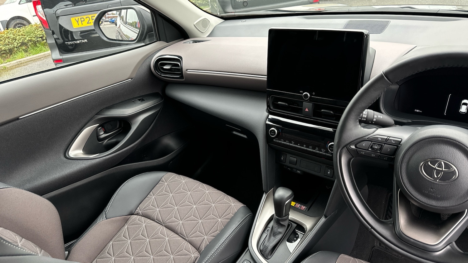 Used Toyota Yaris Cross 2025 for sale - 76290424: Photo 14