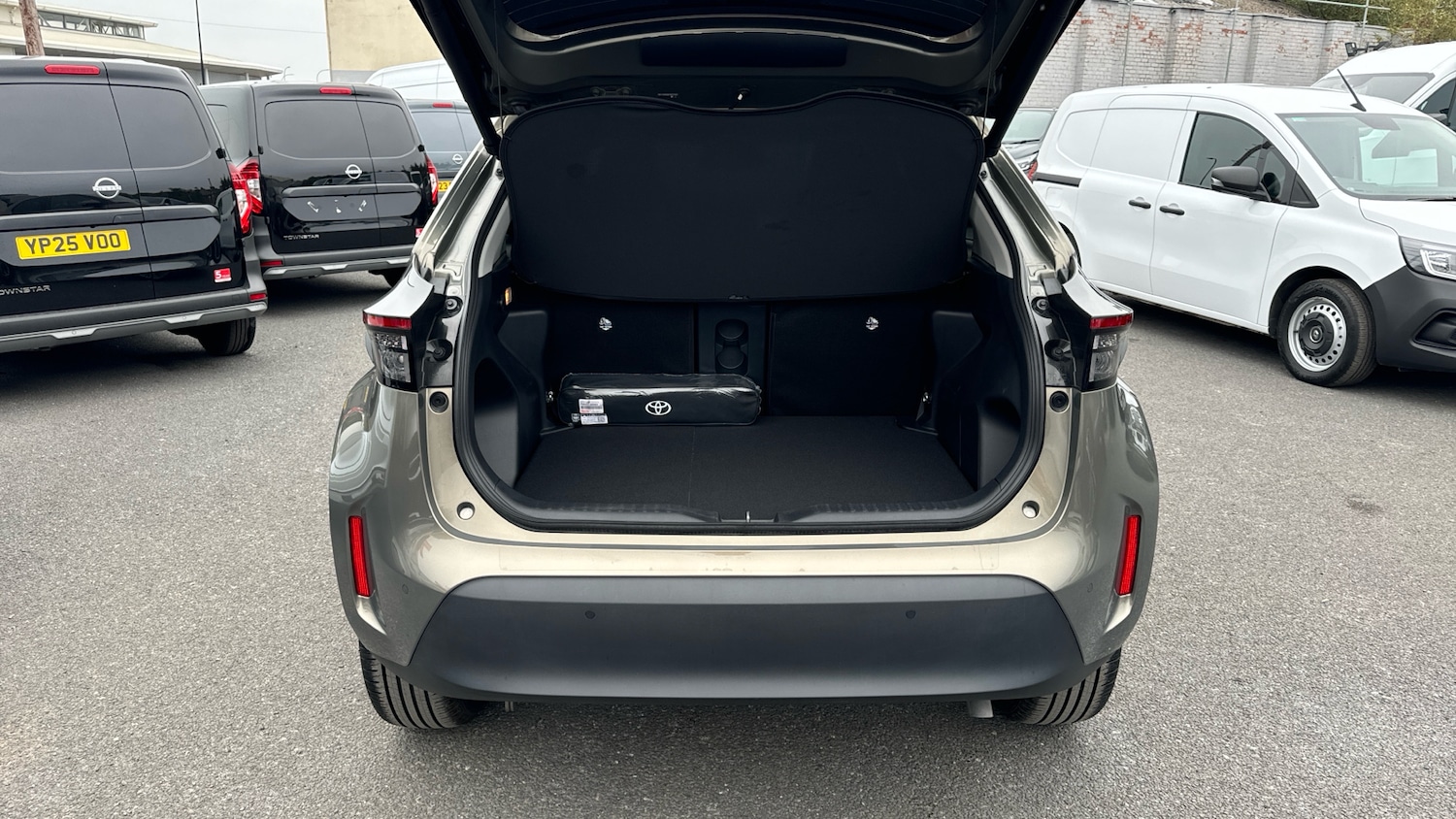 Used Toyota Yaris Cross 2025 for sale - 76290424: Photo 4