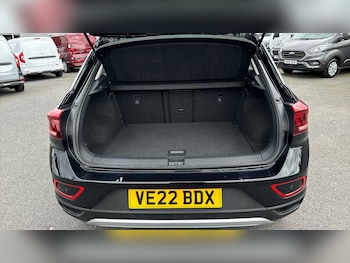 Used Volkswagen T-Roc 2022 for sale - 75629972: Photo