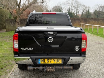 Used Nissan Navara 2017 for sale - 76987605: Photo