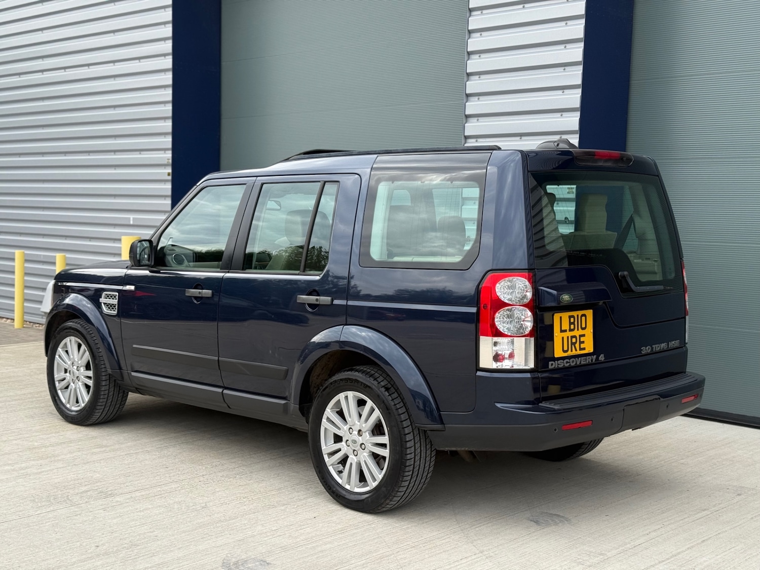 Used Land Rover Discovery 2010 for sale - 76135836: Photo 11