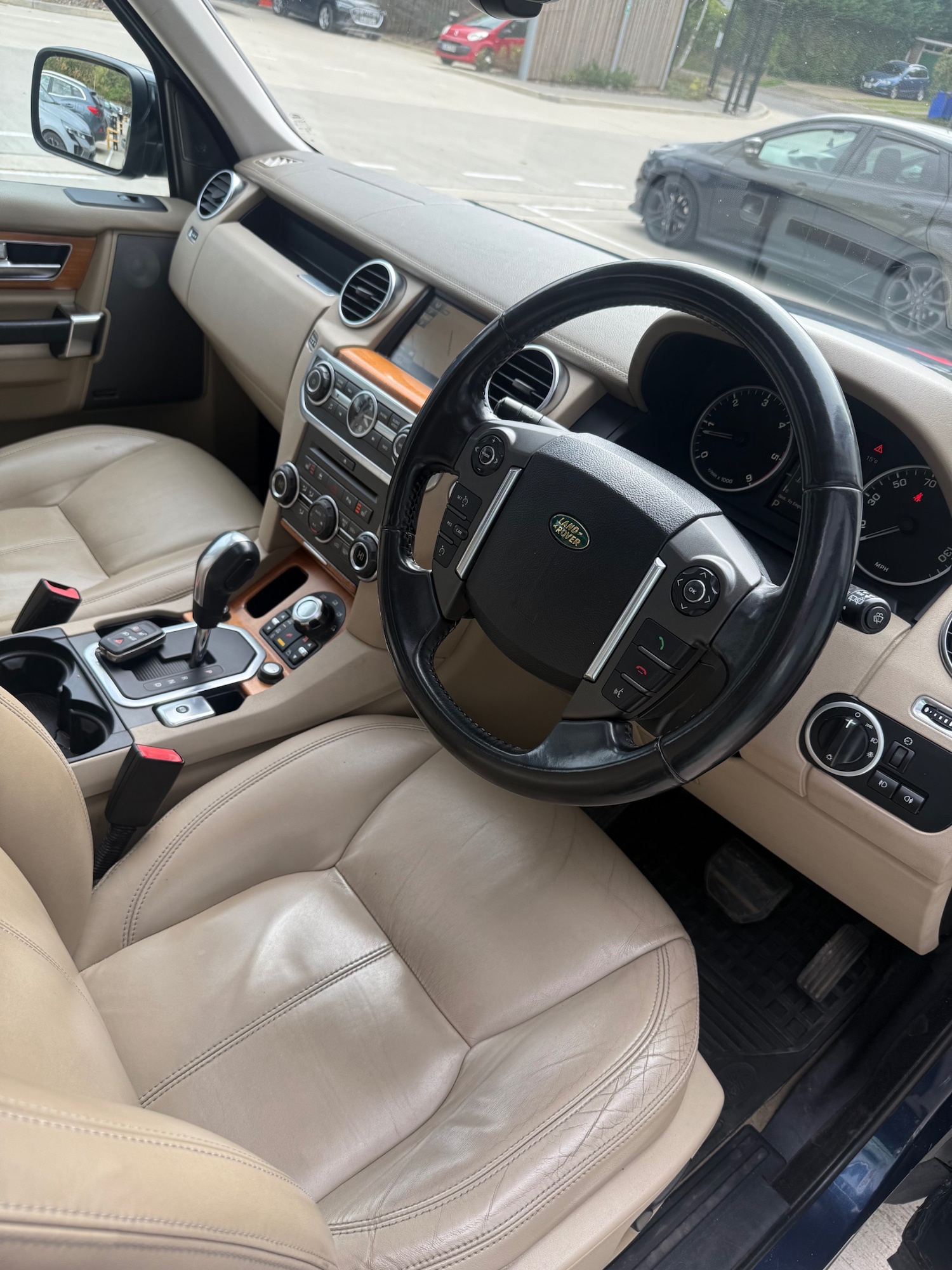 Used Land Rover Discovery 2010 for sale - 76135836: Photo 12