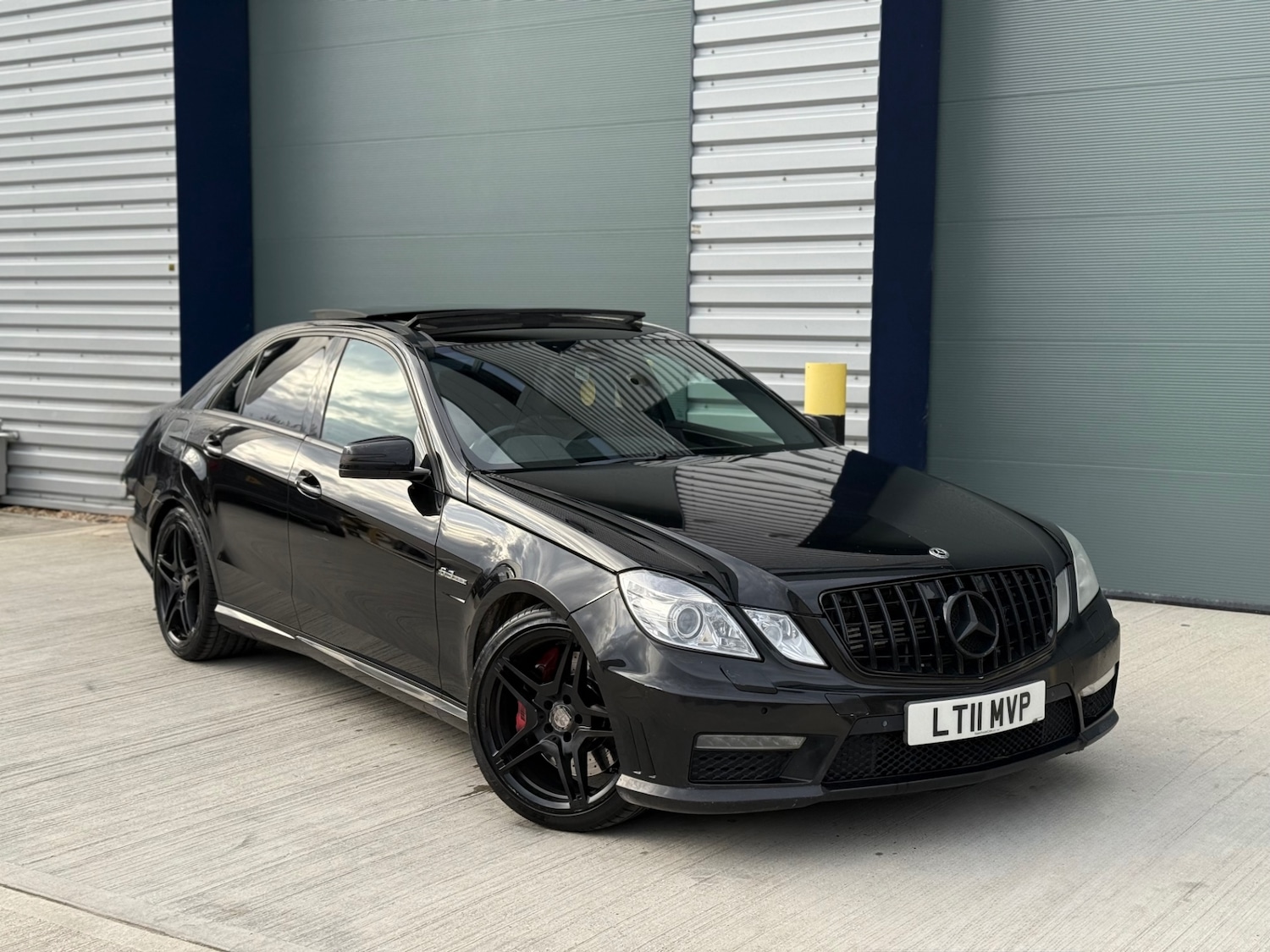 Used Mercedes-Benz E Class 2011 for sale - 76684818: Photo 1