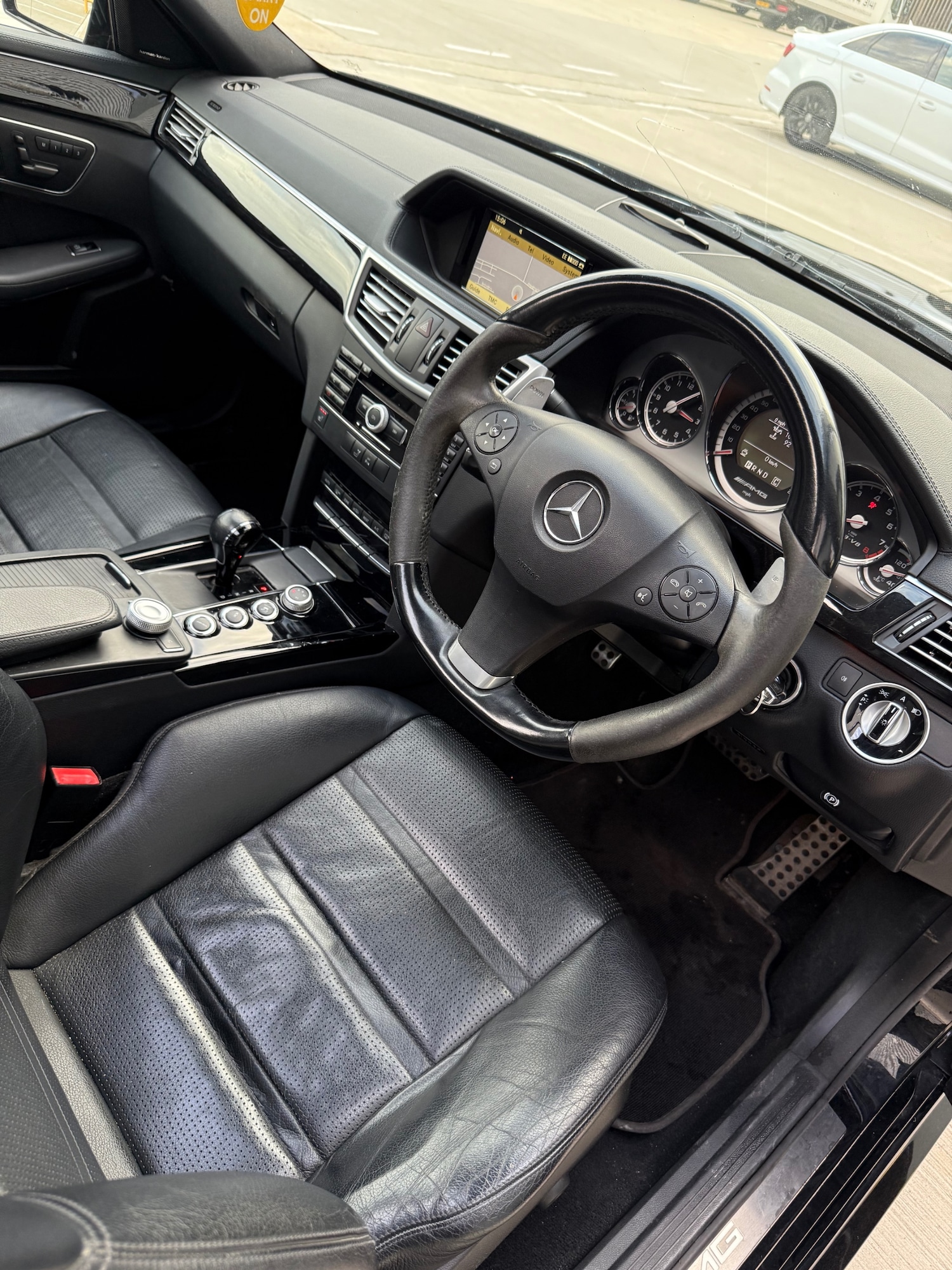 Used Mercedes-Benz E Class 2011 for sale - 76684818: Photo 12